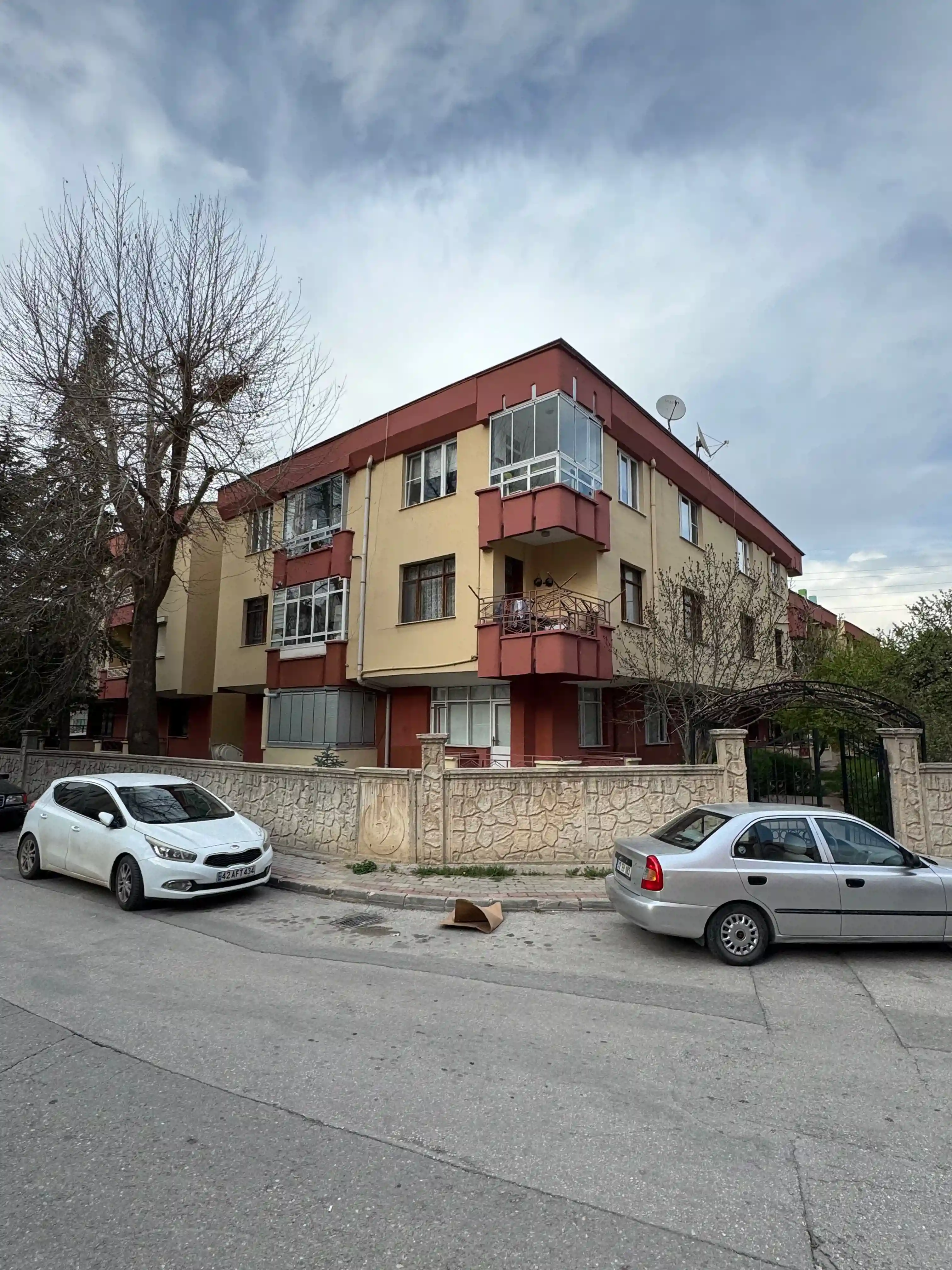 KONYA MERAM HAVZAN MAHALLESİ ESKİ YOL ÜZERİ BAKIMLI 3+1 KİRALIK DAİRE!