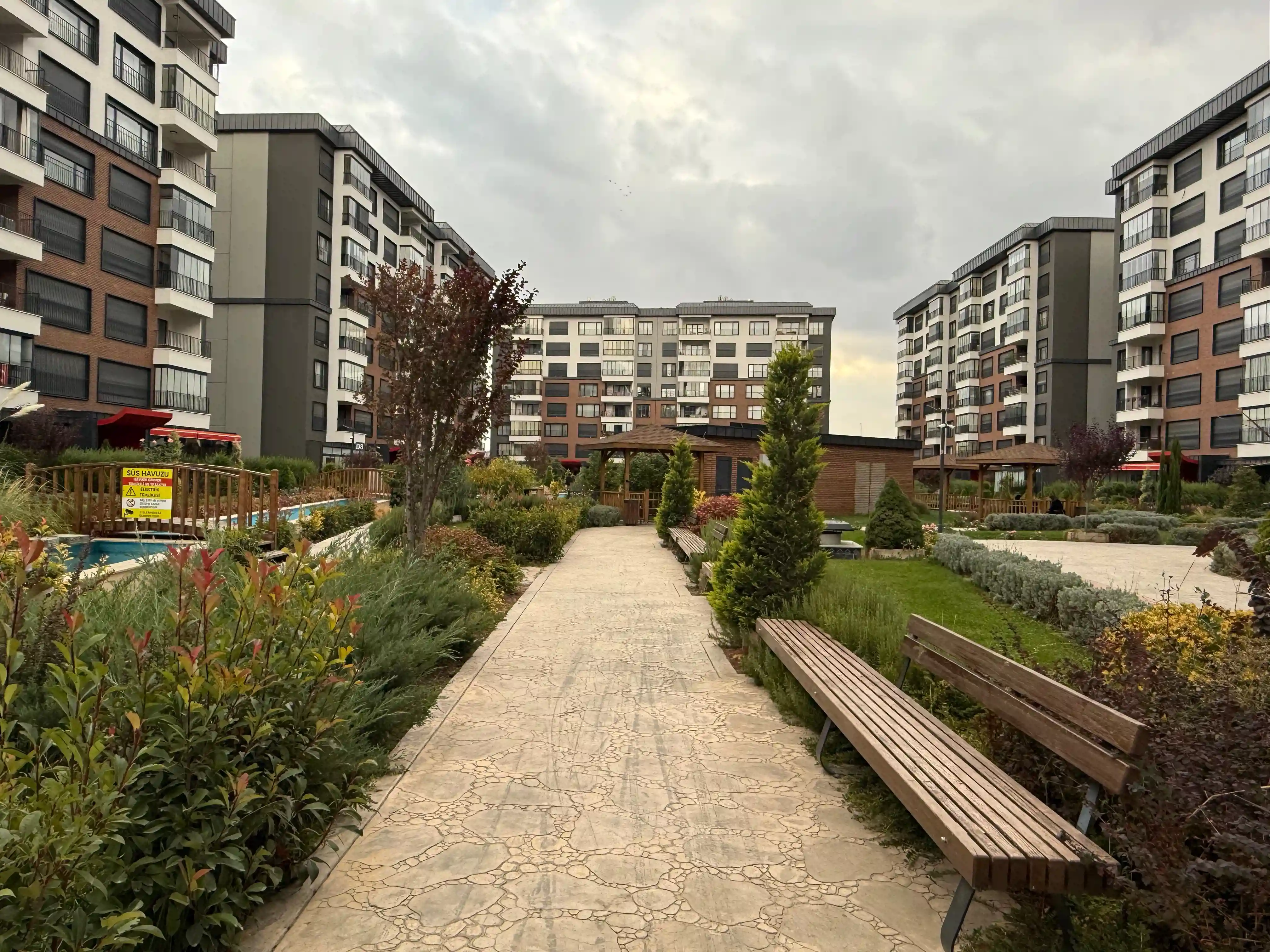 KONYA MERAM İNCİ KONAKLARI YENİŞEHİR MAHALLESİ GAZZE CADDESİ ÜZERİ 3+1 KİRALIK DAİRE!