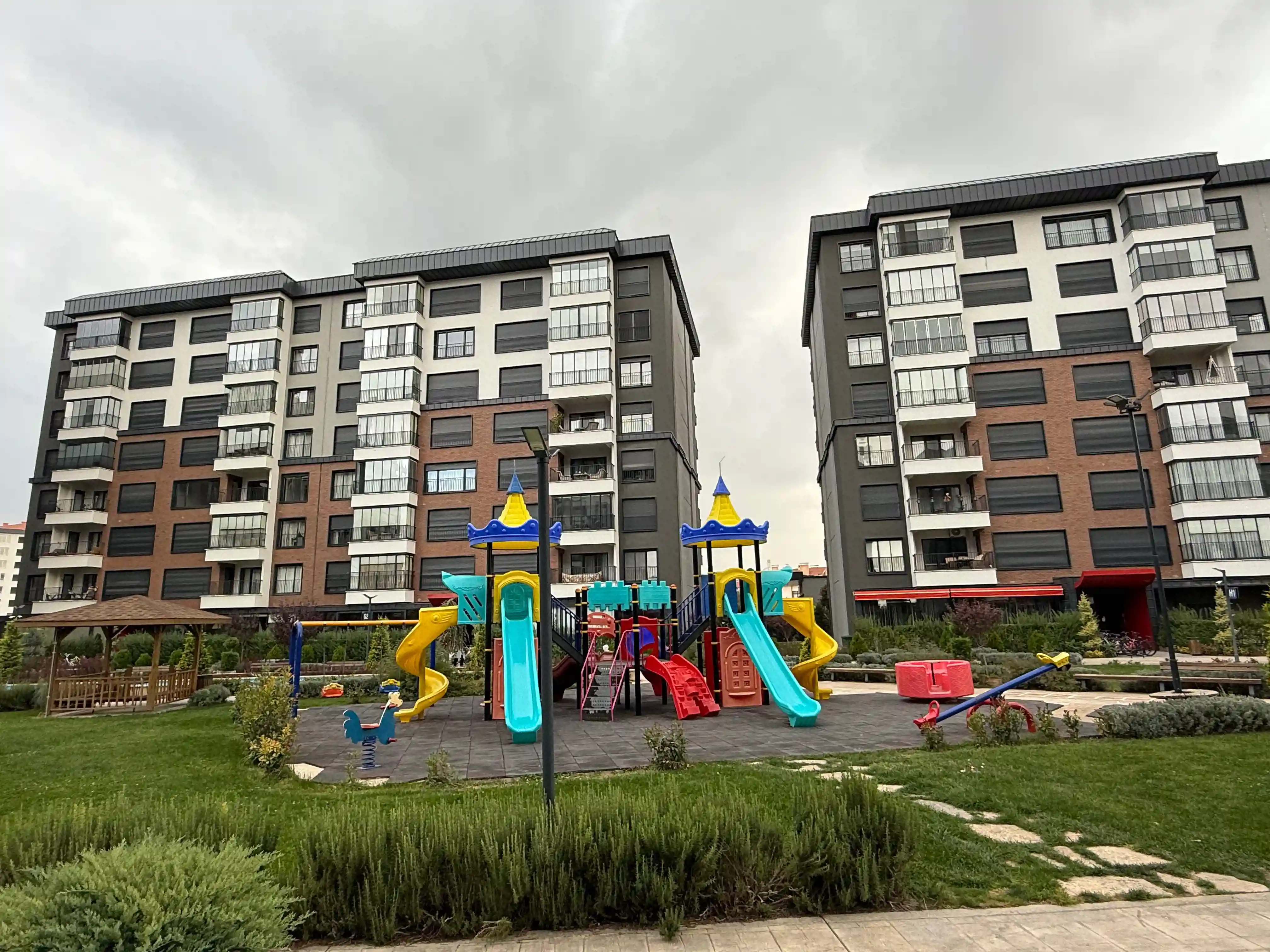 KONYA MERAM İNCİ KONAKLARI YENİŞEHİR MAHALLESİ GAZZE CADDESİ ÜZERİ 3+1 KİRALIK DAİRE!