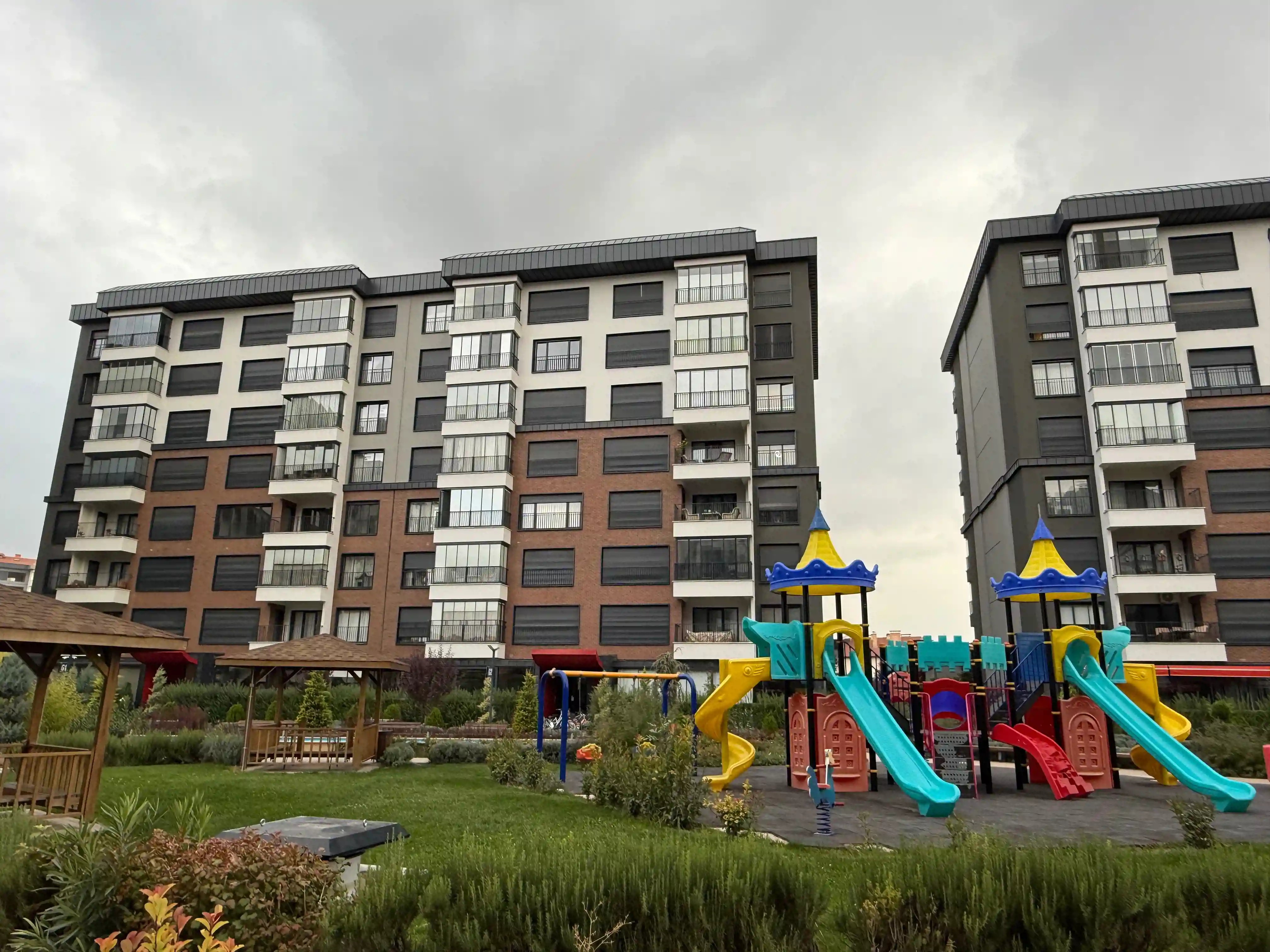 KONYA MERAM İNCİ KONAKLARI YENİŞEHİR MAHALLESİ GAZZE CADDESİ ÜZERİ 3+1 KİRALIK DAİRE!