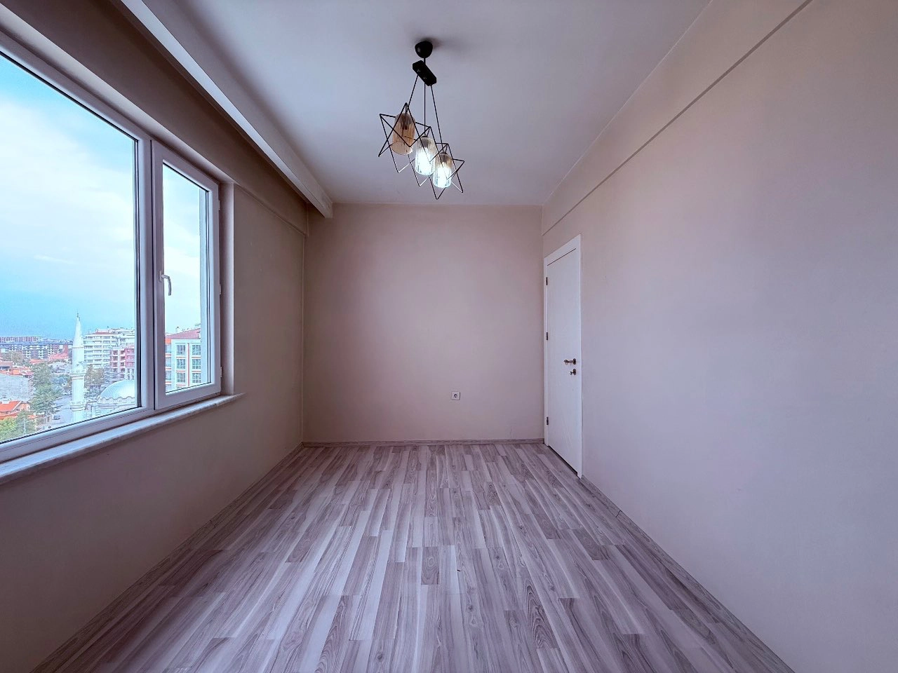 ÇEÇENİSTAN CADDESİ MERAM İTFAİYE YANI – 3+1 GENİŞ SATILIK DAİRE! (BEYAZ PARK SİTESİ)