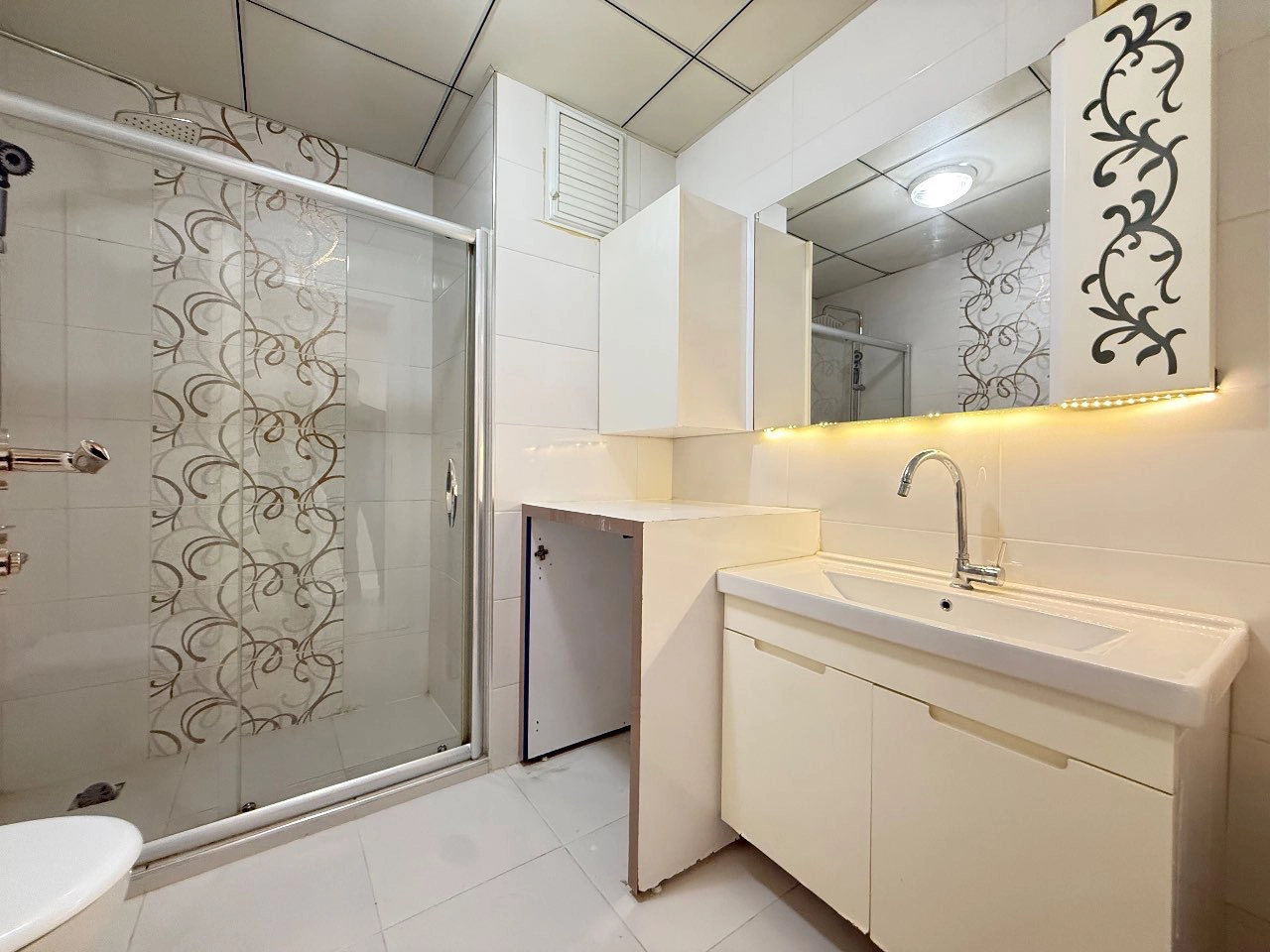 ÇEÇENİSTAN CADDESİ MERAM İTFAİYE YANI – 3+1 GENİŞ SATILIK DAİRE! (BEYAZ PARK SİTESİ)