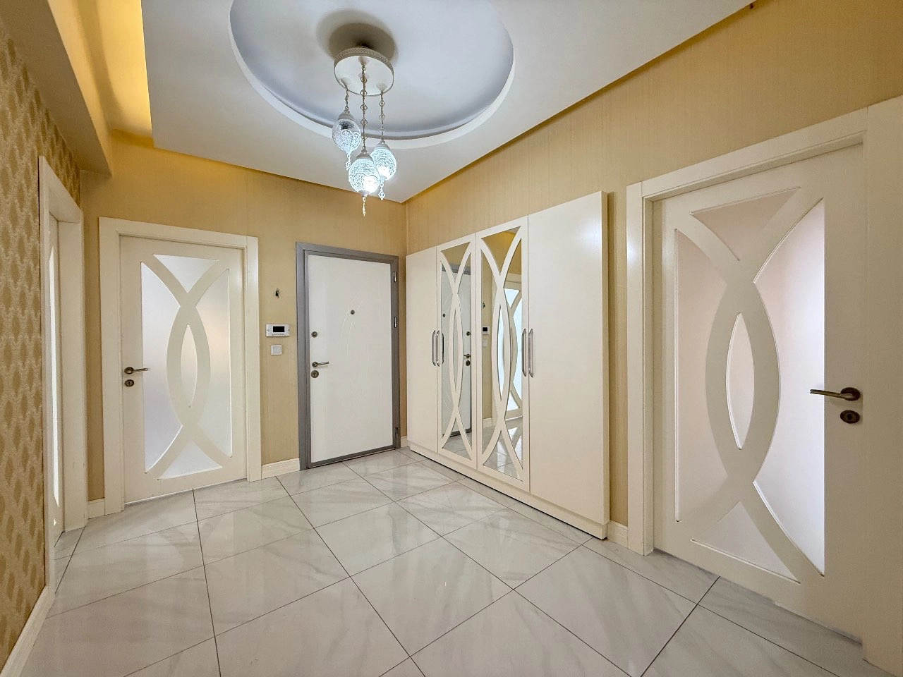 ÇEÇENİSTAN CADDESİ MERAM İTFAİYE YANI – 3+1 GENİŞ SATILIK DAİRE! (BEYAZ PARK SİTESİ)