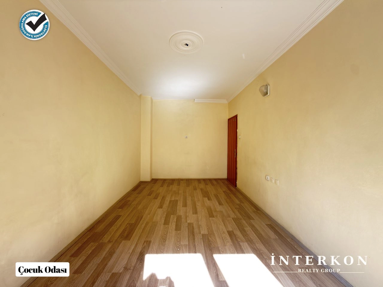 KONYA MERAM MELİKŞAH MAHALLESİ SÜLTEM SİTELERİ 3+1 GENİŞ BAKIMLI SATILIK DAİRE!