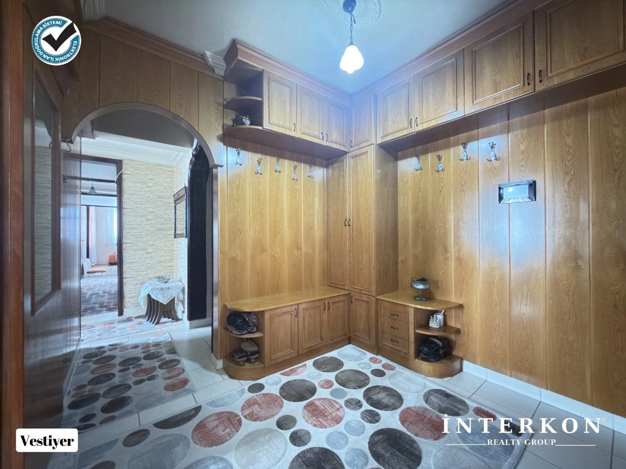 KONYA MERAM ÇOLAKOĞLU CAMİ KARŞISI  3+1 BAKIMLI ARA KAT SATILIK DAİRE