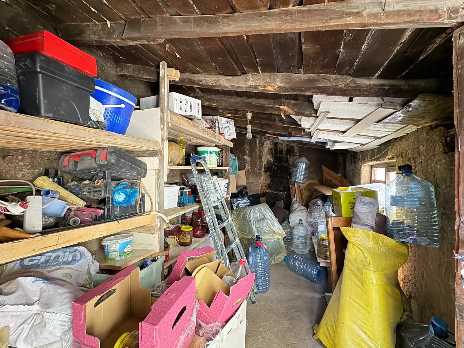 KONYA MERAM HARMANCIK MAHALLESİ’NDE GENİŞ ARSA PAYLI MÜSTAKİL SATILIK 3+1 EV!