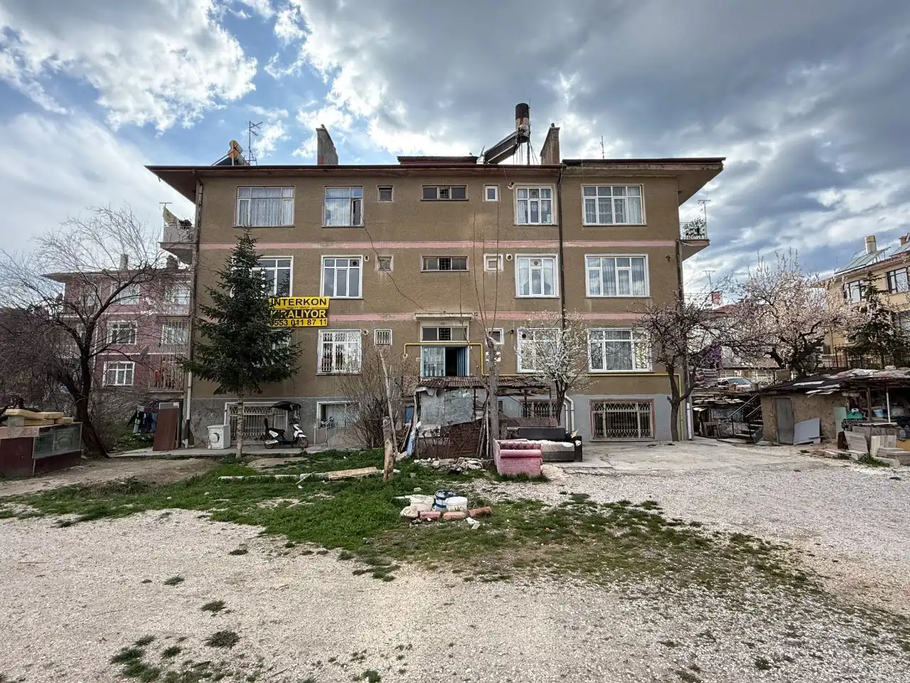 KONYA MERAM HAVZAN MAHALLESİ’NDE ARA KAT BAKIMLI KİRALIK 3+1 DAİRE!