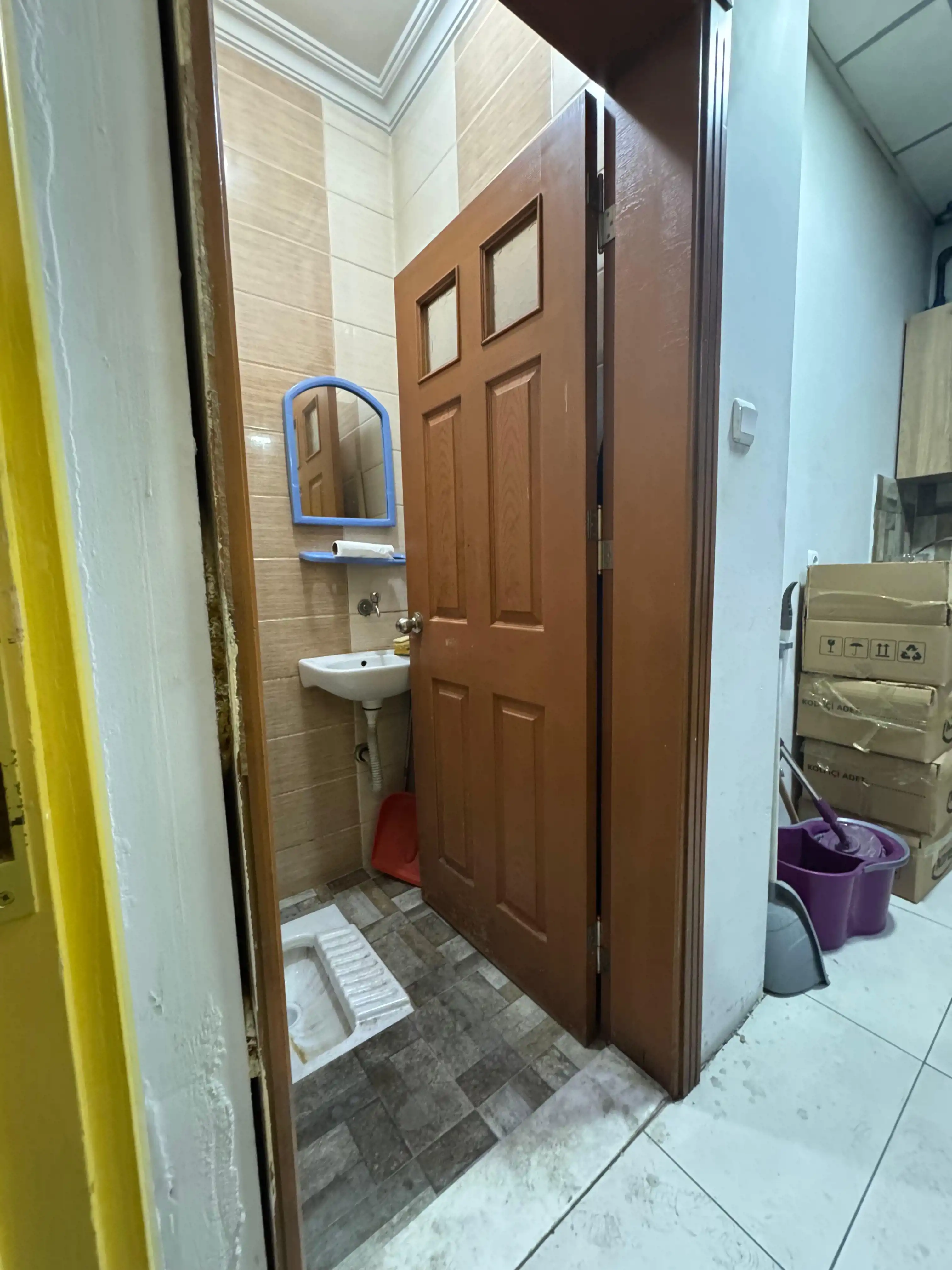 ŞEKER TEKKE CADDESİNDE 80 M2 DEVREN SATILIK İŞ YERİ!!