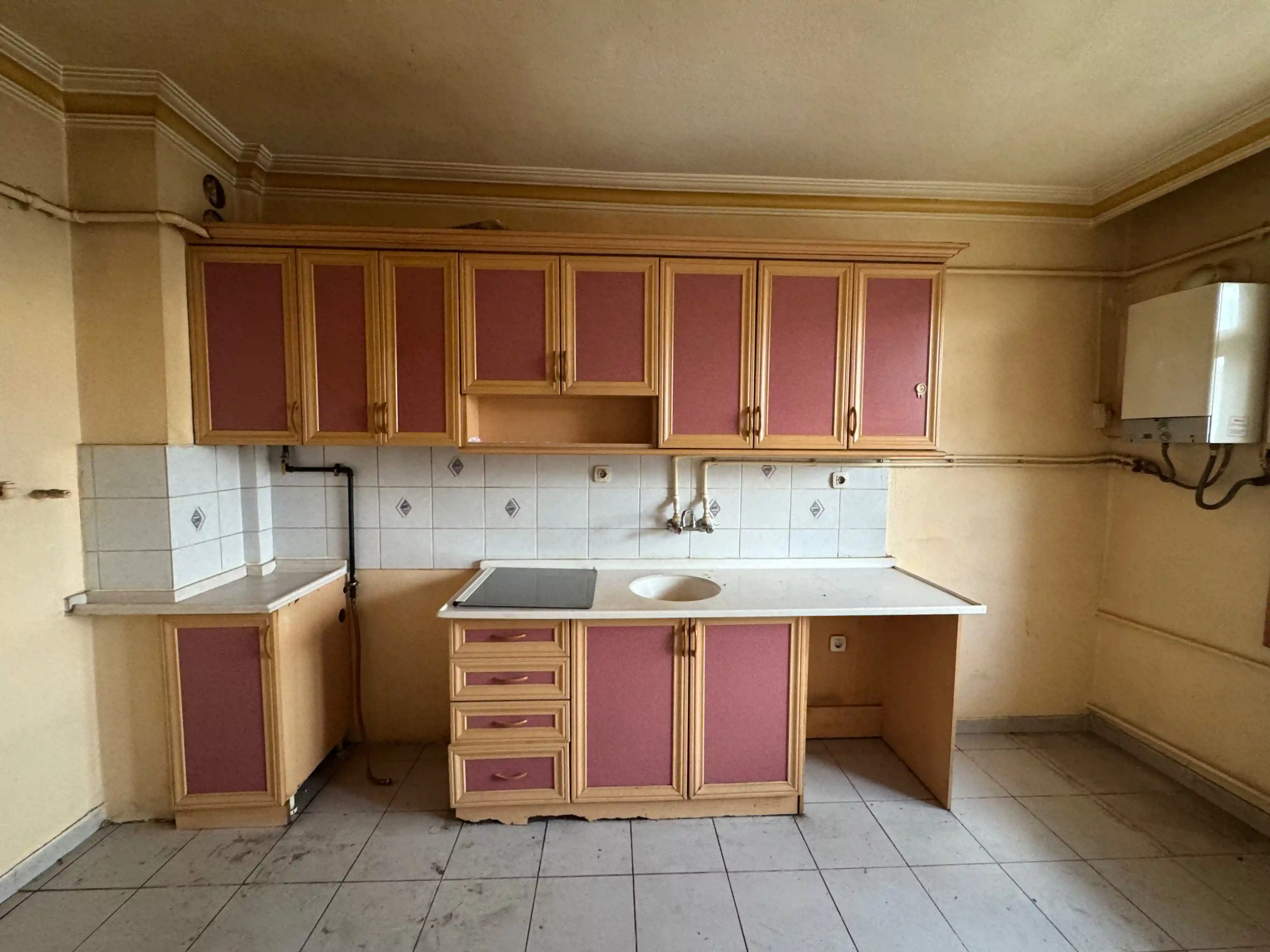 KONYA SELÇUKLU NİŞANTAŞI MAHALLESİ ELVAN SİTESİ 3+1 KİRALIK DAİRE!!